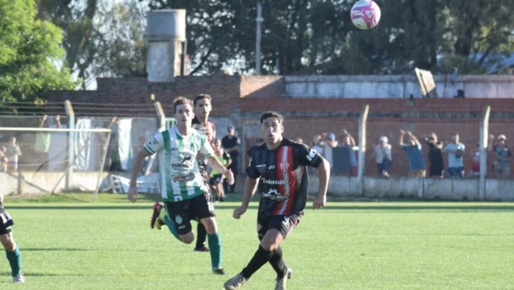 Liga Regional: Atlético Huanguelén dio el golpe en Carhué y habrá una tercera final