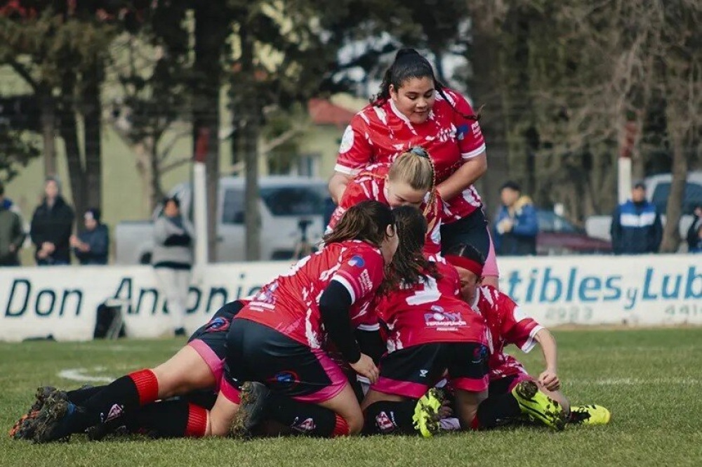 Liga Regional de Fútbol: San Martín de Carhué y Blanco y Negro ganaron los clásicos en Sub 15 femenino