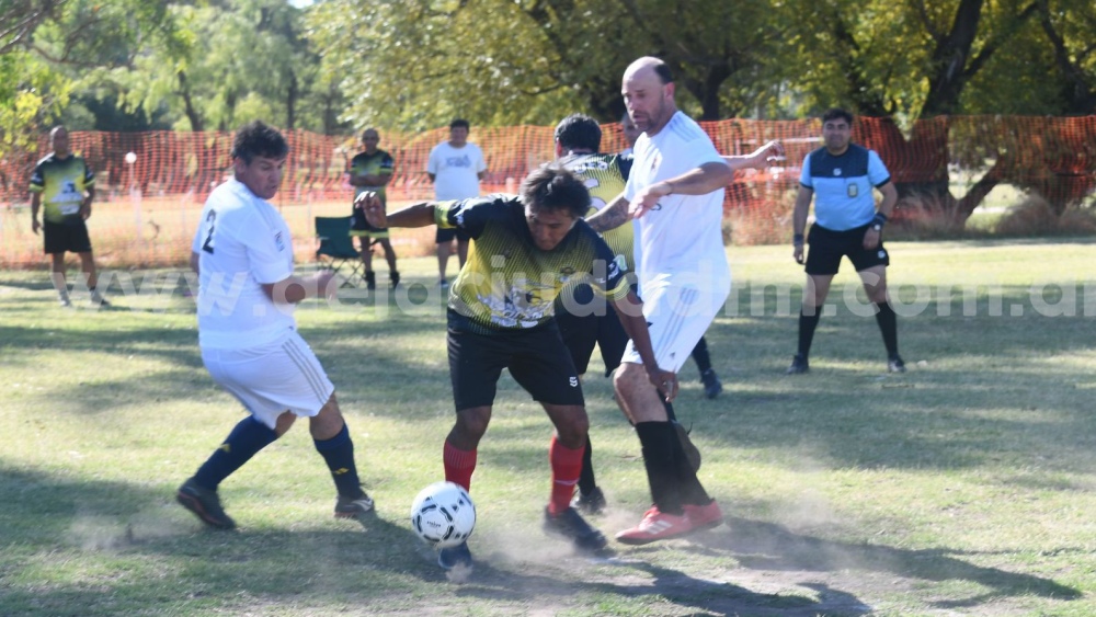 Hubo goles tornquistenses en la primera fecha del Torneo de Verano del Locos por el Fútbol 