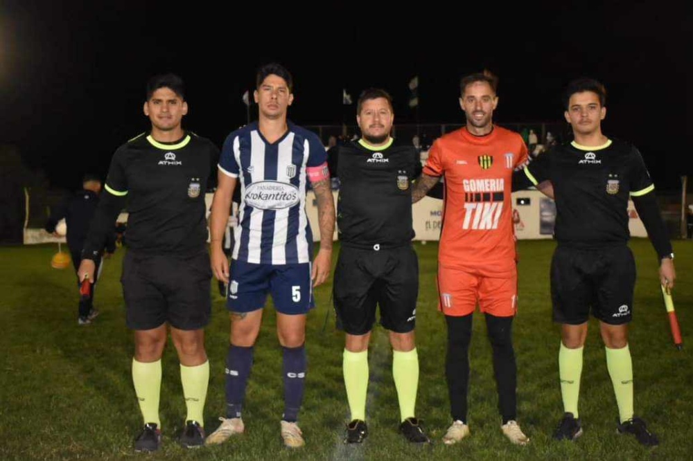 Club Sarmiento, con Arturo Peralta como capitán, se quedo con la copa de verano “Héctor Ciarlantini”