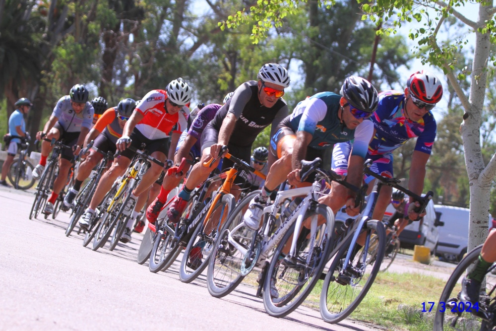 Sexto puesto para Ariel Rodriguez en la primera competencia del año organizada por el club Ciclista Pedal Bahiense