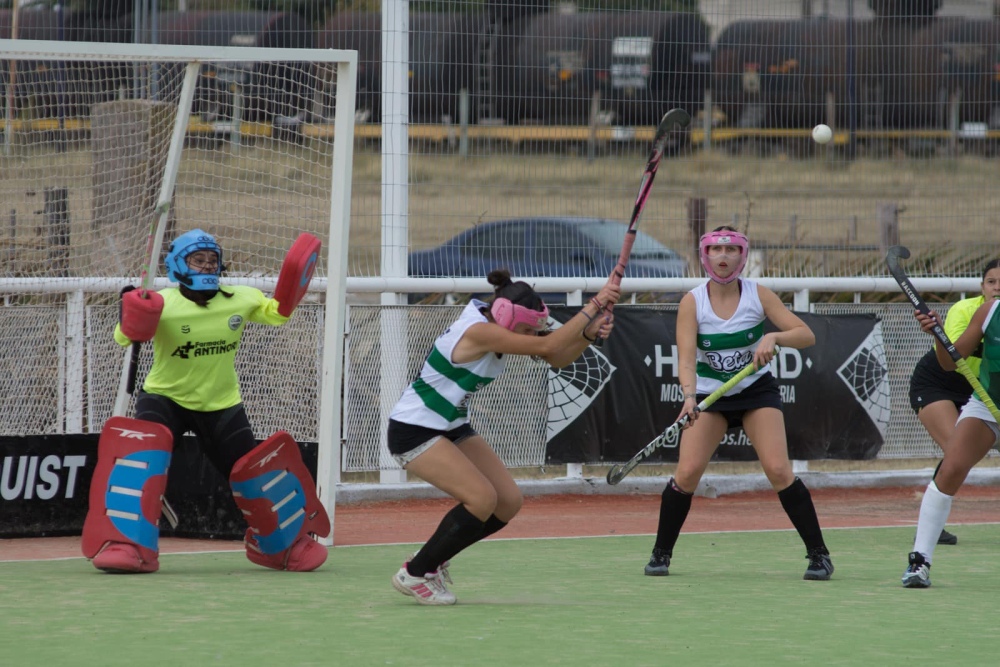 Hockey: Las Lobas se midieron como locales ante Pacifico B