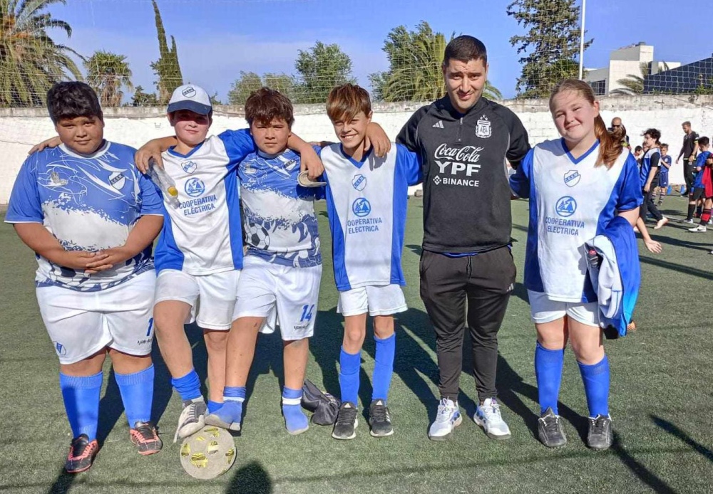 La escuelita de futbol de San Martin de Chasico tuvo su primer experiencia del año en Bahía Blanca