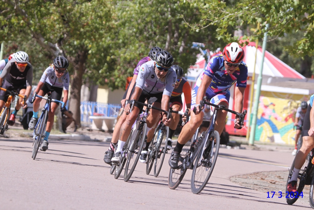 Sexto puesto para Ariel Rodriguez en la primera competencia del año organizada por el club Ciclista Pedal Bahiense