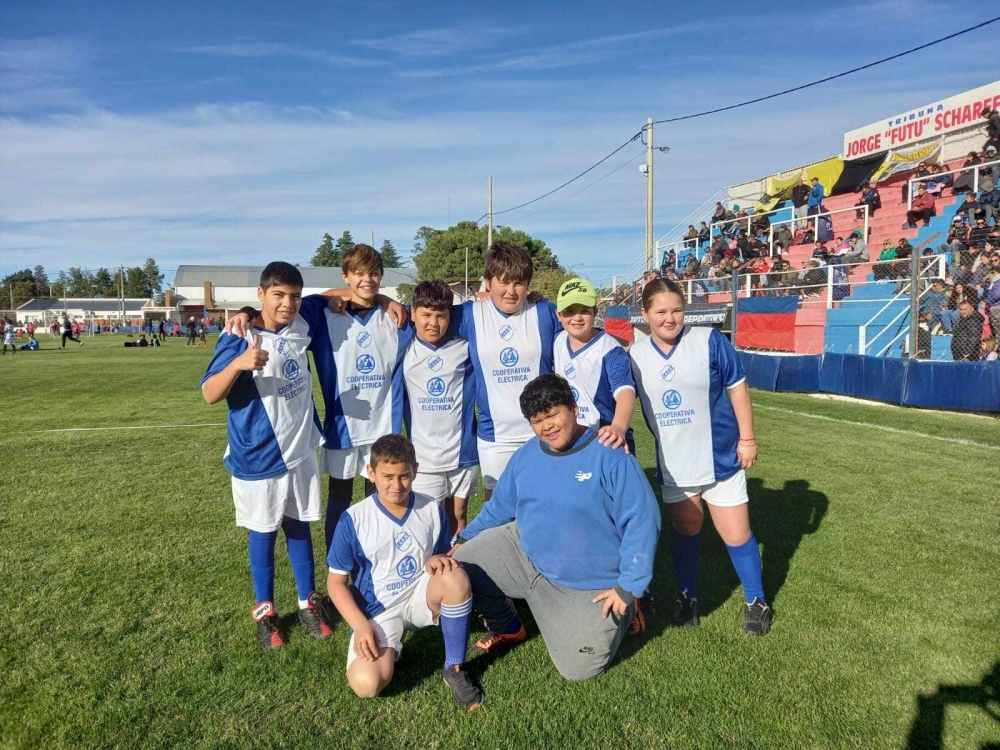 La escuelita de futbol de San Martin de Chasico participo del encuentro organizado por Automoto