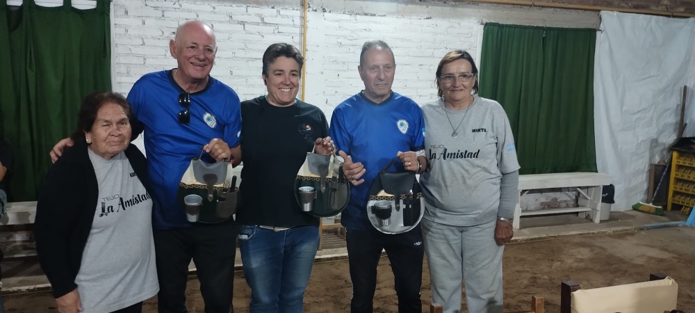 Casi 40 tríos de una amplia región le dieron vida al torneo de tejo mixto organizado por el grupo ”La Amistad”