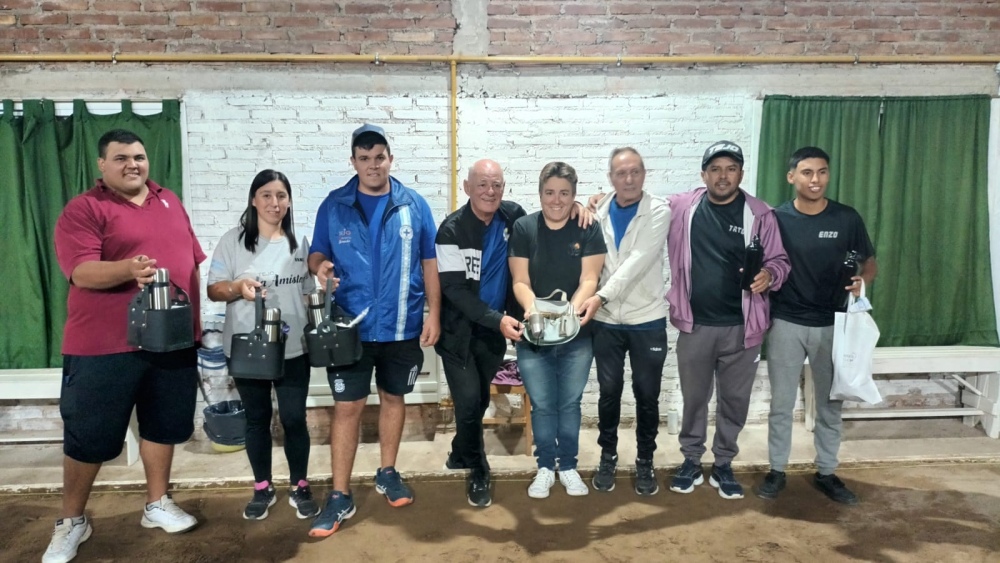 Casi 40 tríos de una amplia región le dieron vida al torneo de tejo mixto organizado por el grupo ”La Amistad”