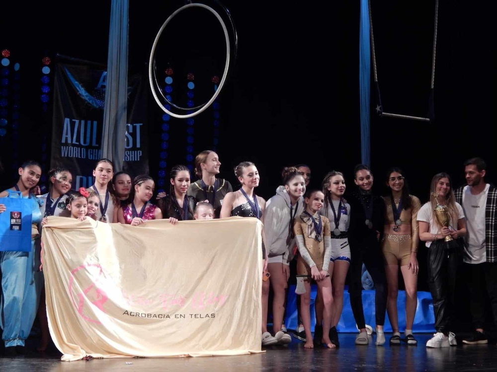 Alumnas de Abre tus Alas participaron de la etapa regional de la competencia de acrobacia Azul Fest World Championship