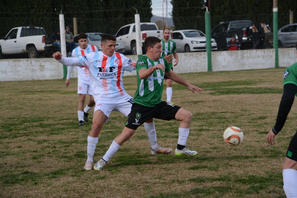 Liga Regional: Triunfo de Unión y empate de Automoto en la previa a un nuevo clásico de Tornquist (186 fotos)