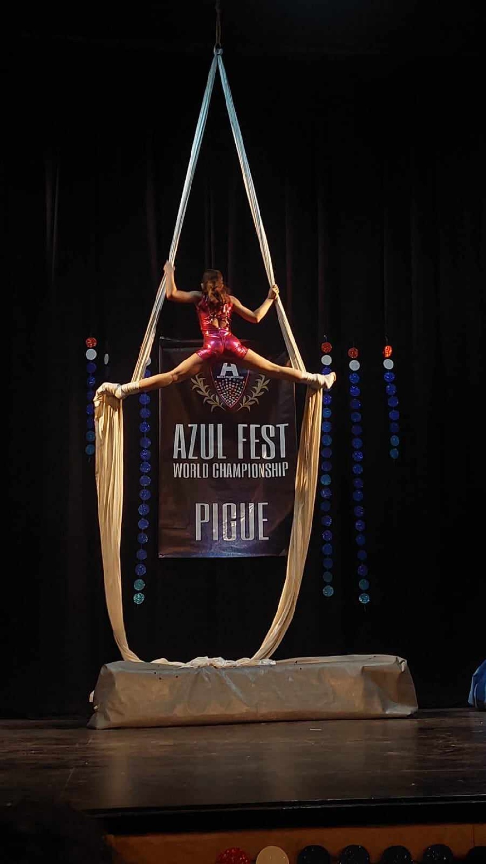 Alumnas de Abre tus Alas participaron de la etapa regional de la competencia de acrobacia Azul Fest World Championship