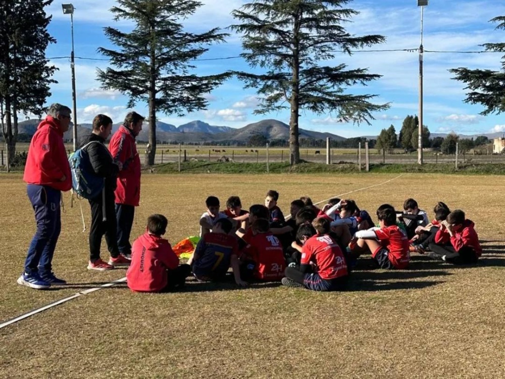 Argentinos Juniors probó jugadores en el Automoto Club Deportivo