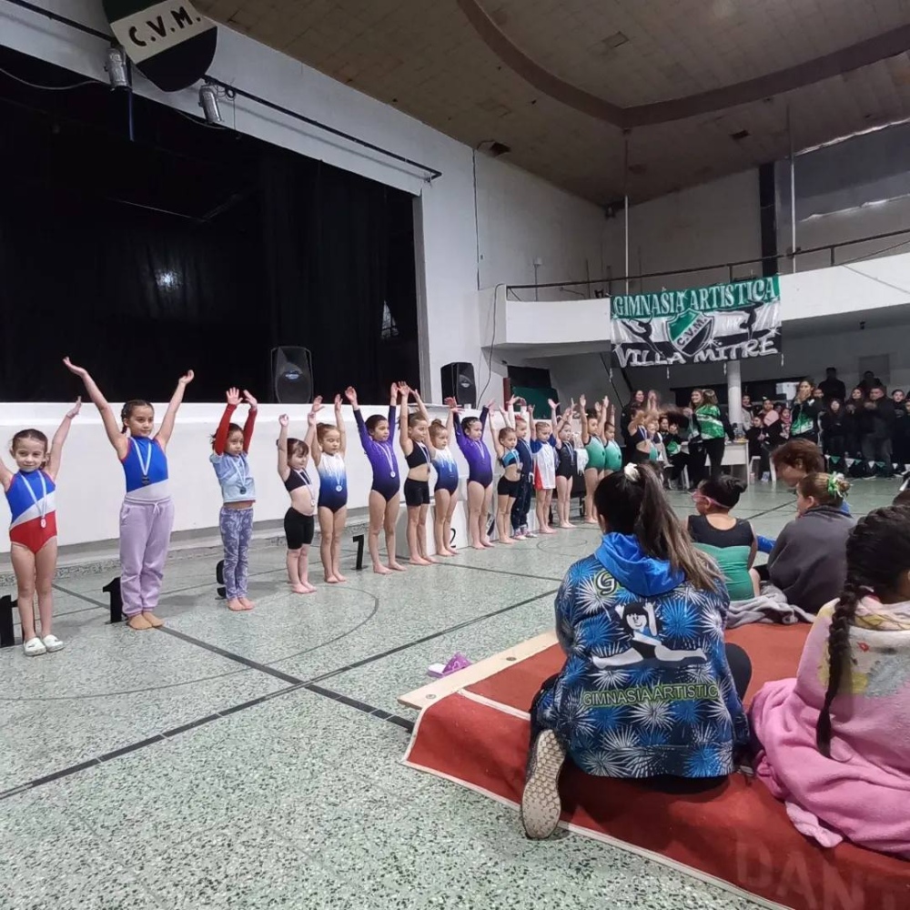 Alumnas del CEF Nº 9 participaron de un torneo de gimnasia artística realizado en Bahía Blanca