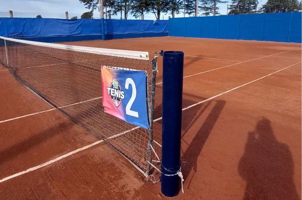 Continúan las mejoras en las canchas de tenis del Automoto Club Deportivo