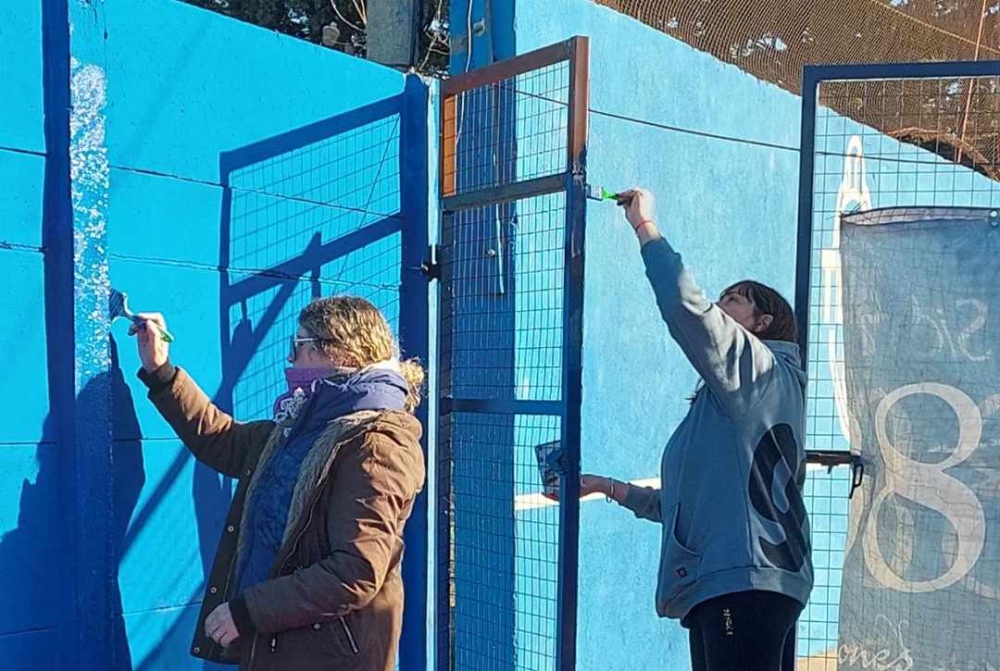 Continúan las mejoras en las canchas de tenis del Automoto Club Deportivo