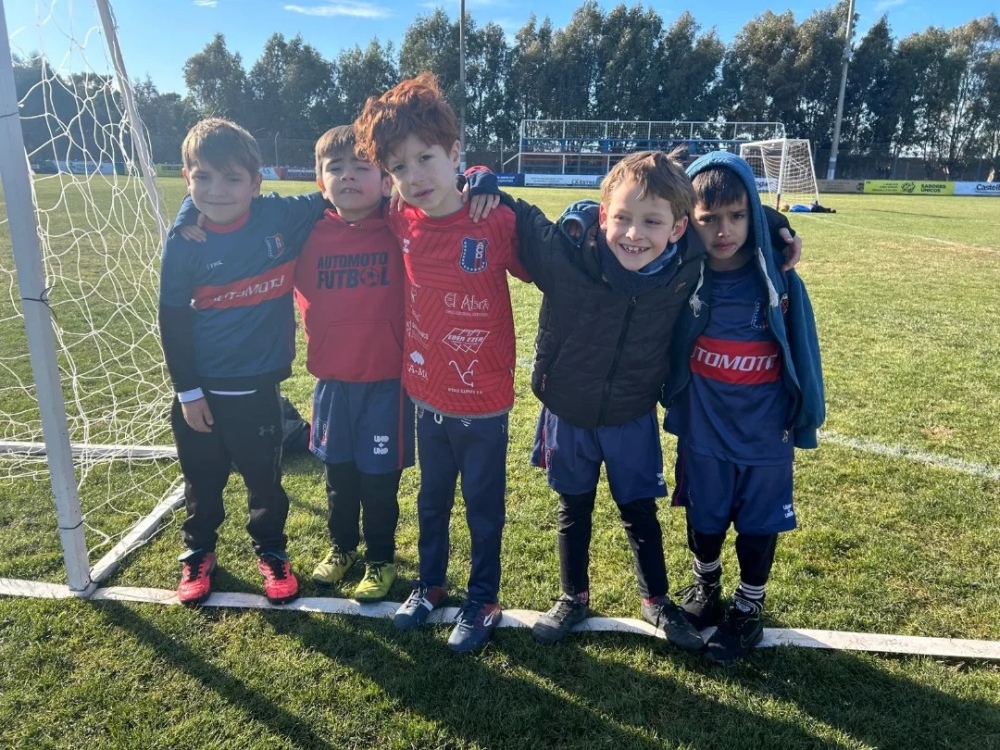 La Escuelita Azulgrana recibió a Villa Mitre