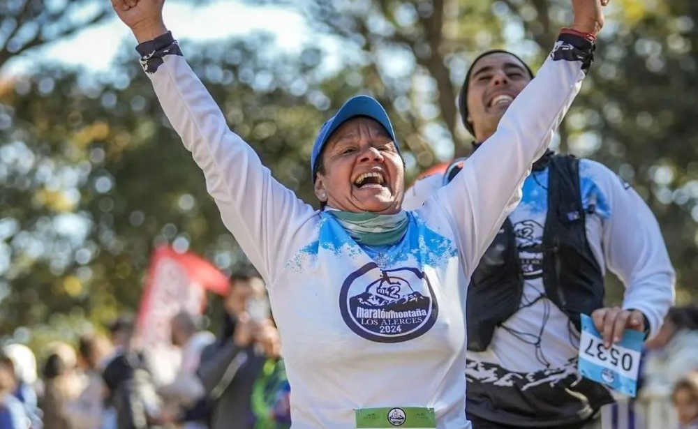 La atleta Ytaty Ramírez realizo un sorteo por el Dia del Amigo