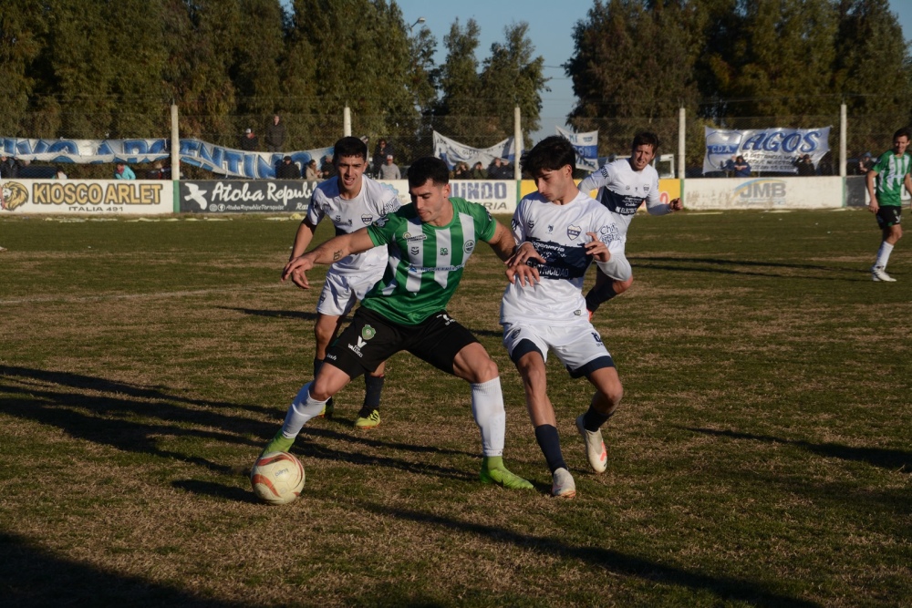 Liga Regional: Empate de Unión y dura derrota de Automoto en la cuarta fecha de la Liguilla (113 fotos)