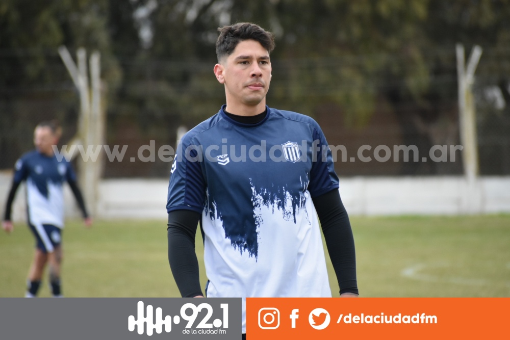 Club Sarmiento, con Arturo Peralta, jugo un amistoso ante Deportivo Rivera