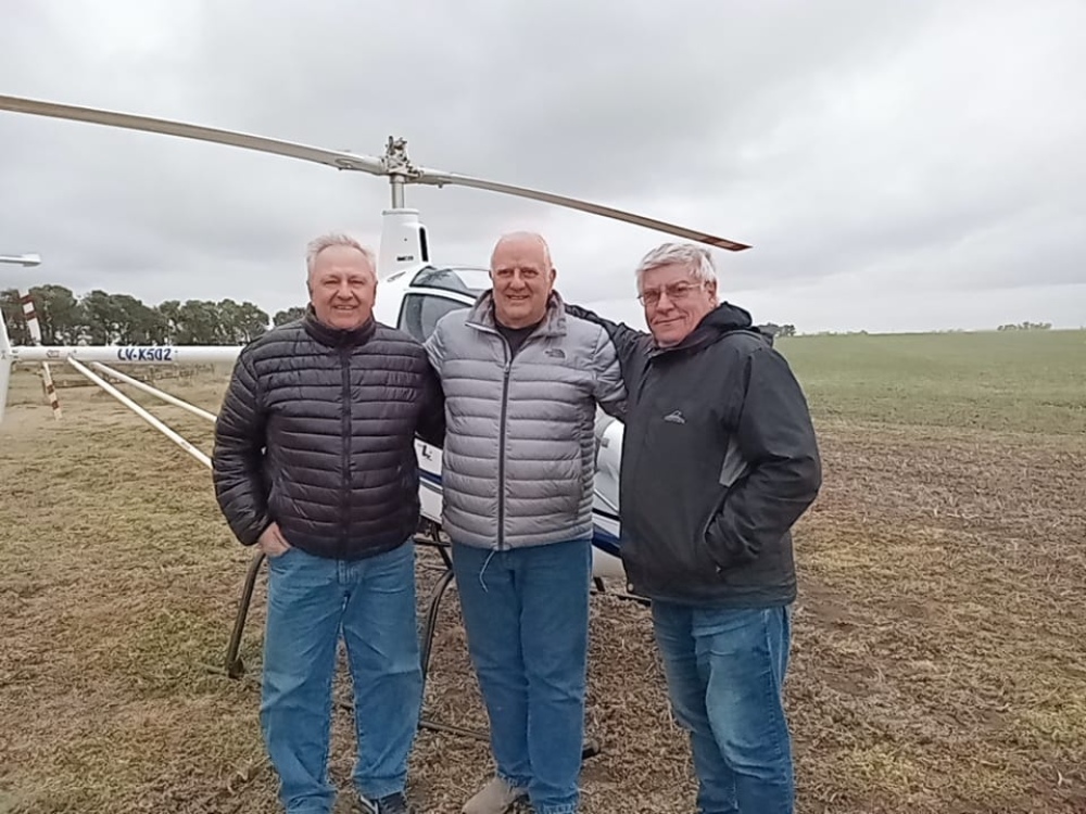 El serrano Miguel Ángel Pérez estuvo presente en el aero asado del Aero Club Coronel Suárez