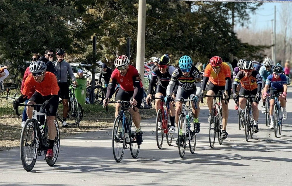 Ariel y Elbio Rodríguez participaron del Gran Premio Giro Vivo en Río Colorado