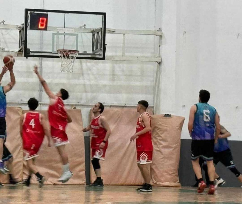 Tornquist Basquet volvió al triunfo tras ganarle como local a Independiente de Coronel Dorrego