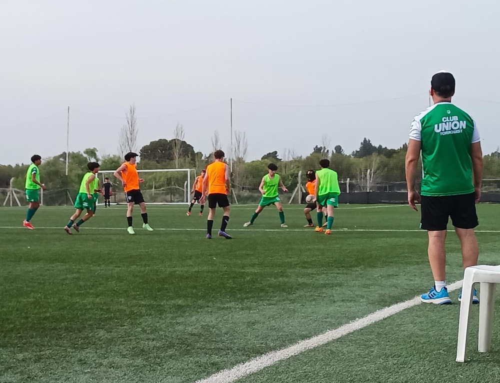 Inferiores: Los chicos de Unión jugaron amistosos ante Liniers A en Bahía Blanca