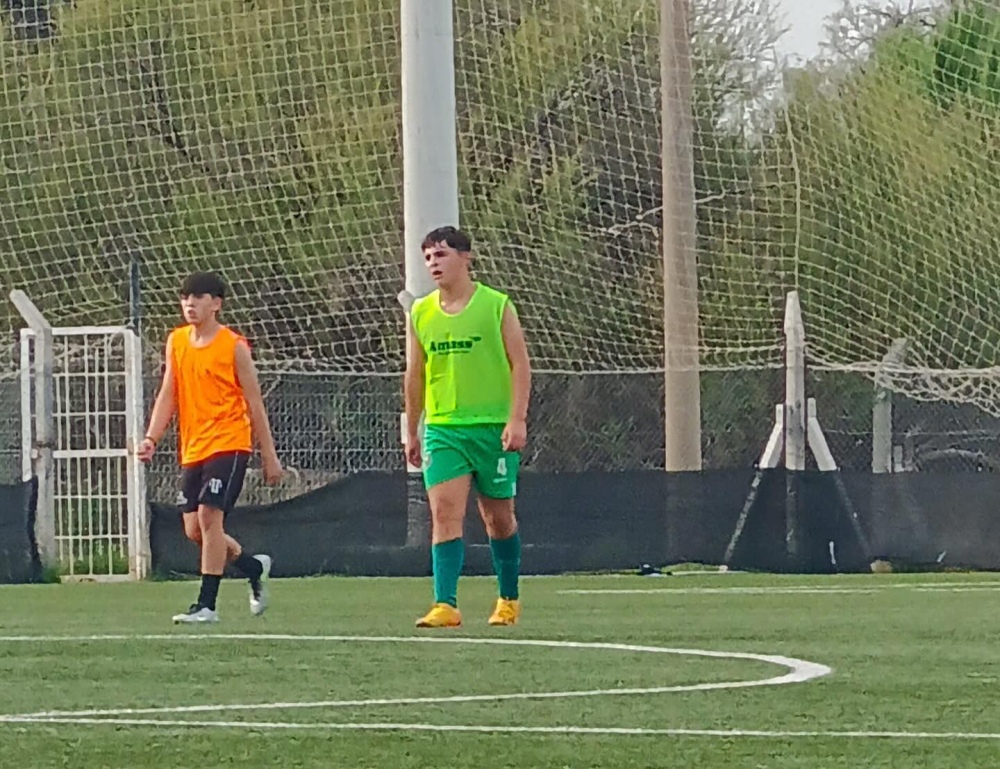 Inferiores: Los chicos de Unión jugaron amistosos ante Liniers A en Bahía Blanca