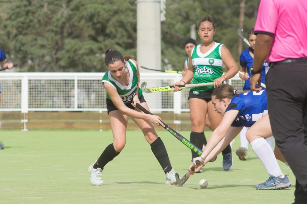 Hockey: Las Lobas cerraron la primera fase del Regional de Clubes con una victoria