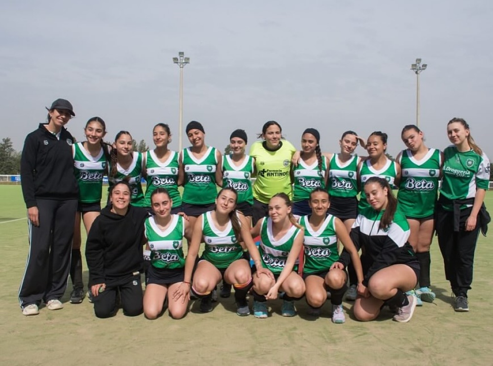 Hockey: Las Lobas cerraron la primera fase del Regional de Clubes con una victoria