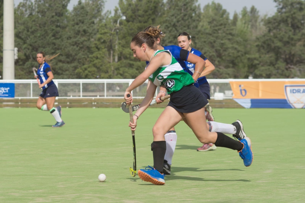 Hockey: Las Lobas cerraron la primera fase del Regional de Clubes con una victoria