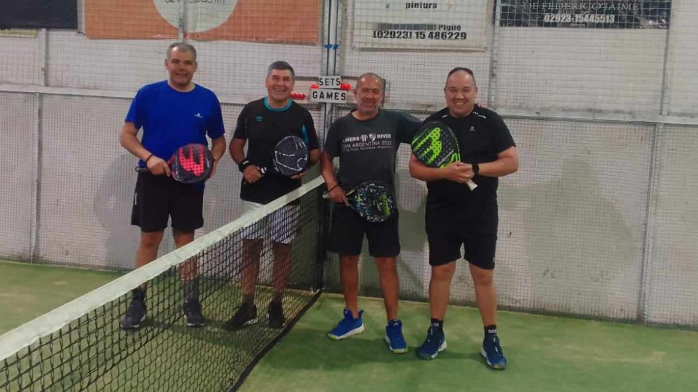 Agustín Herrada - Nicolás Torres, subcampeones de un torneo de padel disputado en Pigüé