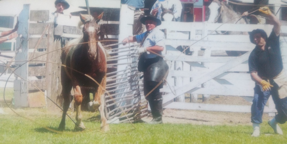 Tercer puesto para el tornquistense Matías Lacasta en un evento de pialada realizado en Maipu