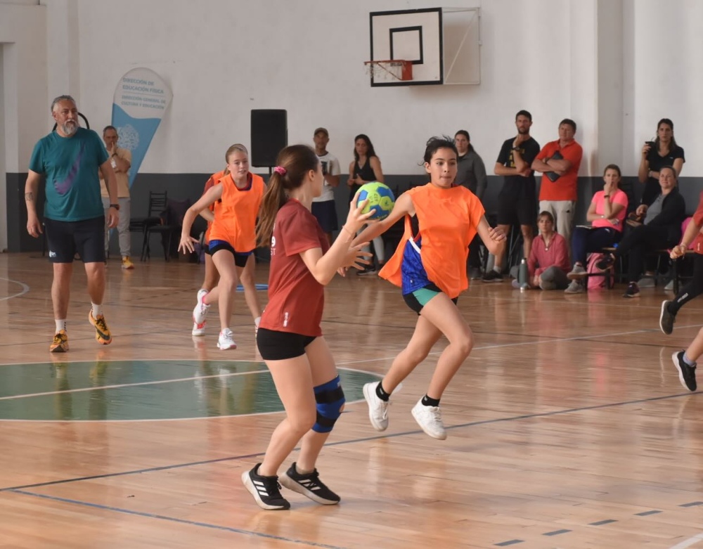 Tornquist fue sede de la asistencia técnica ”La enseñanza de las prácticas deportivas: handball”