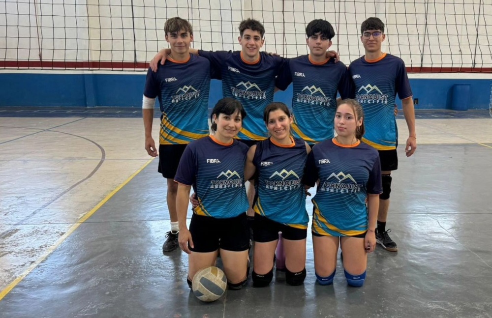 Se jugó un torneo mixto de vóley en el Automoto Club Deportivo