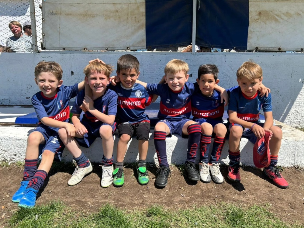 La Escuelita Azulgrana participo de un encuentro organizado por Club Sarmiento de Pigüé