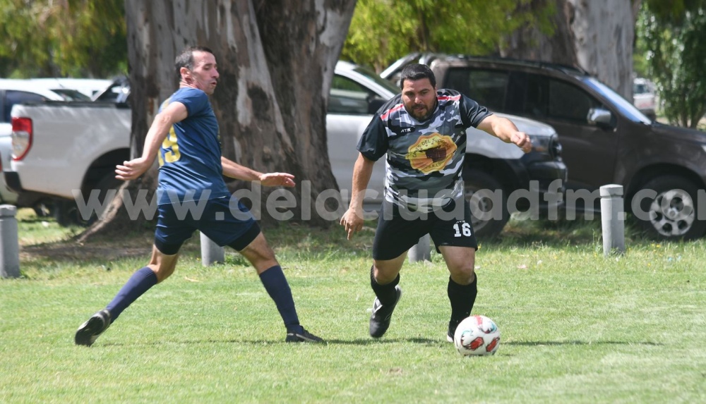 Carnes del Sudoeste & Carnicería Trapun se quedo con el duelo tornquistense ante Foto Time y jugara la final del Locos x el Futbol