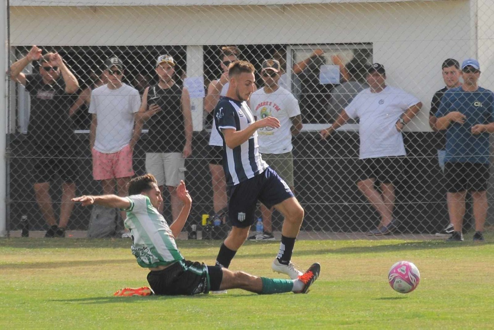 LRF: Atlético Huanguelén campeón del torneo Clausura tras derrotar al equipo de Arturo Peralta