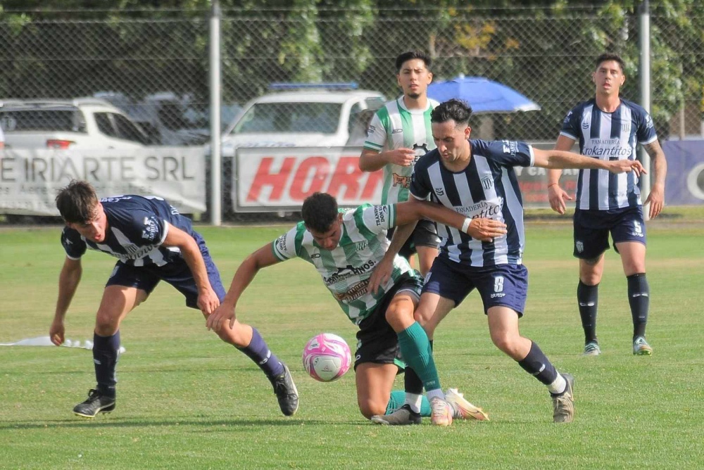 LRF: Atlético Huanguelén campeón del torneo Clausura tras derrotar al equipo de Arturo Peralta