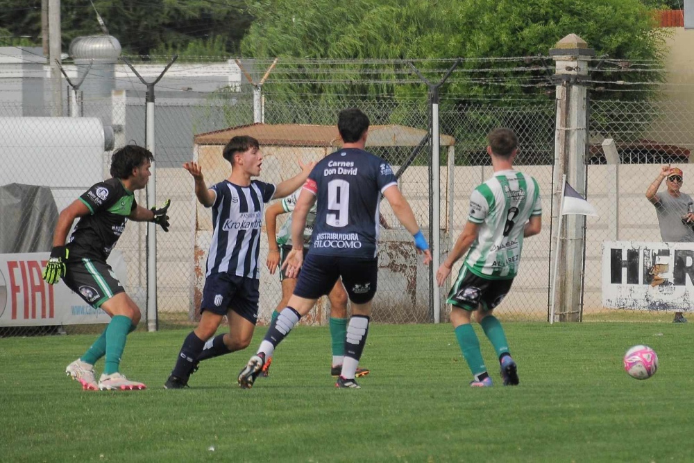 LRF: Atlético Huanguelén campeón del torneo Clausura tras derrotar al equipo de Arturo Peralta