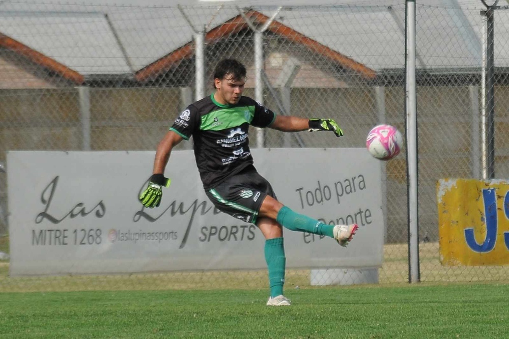 LRF: Atlético Huanguelén campeón del torneo Clausura tras derrotar al equipo de Arturo Peralta