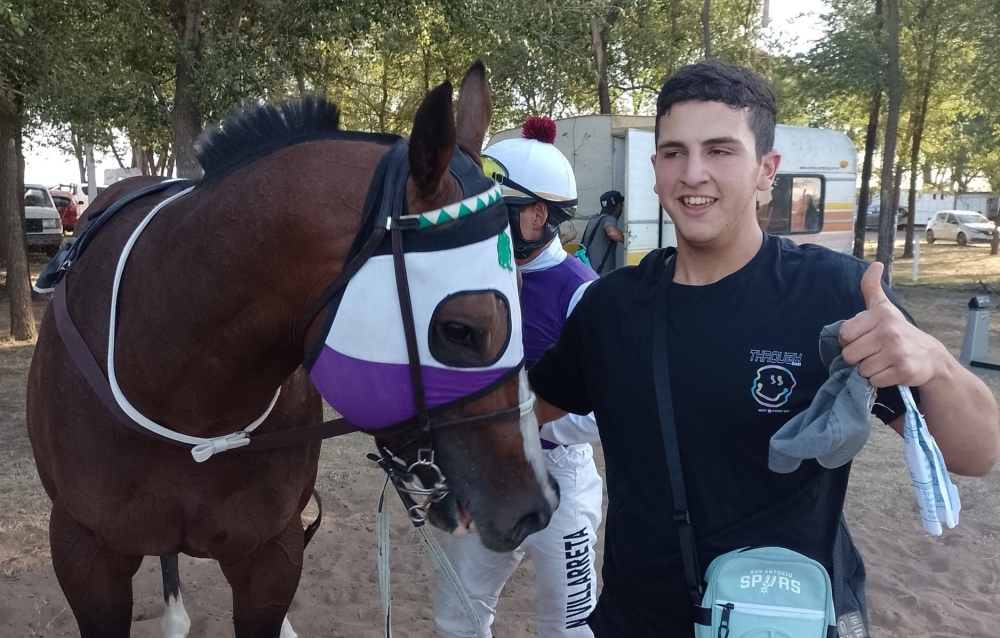 Turf en Doblas: ”Te Soñe”, pupilo del Stud El Turquito de Adrián Potej, logro la victoria y se quedo con el Clásico Apertura