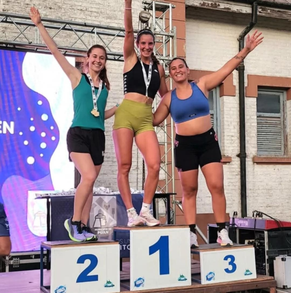 Florencia Martínez subió al podio en la Carrera la Vuelta al Pueblo 8K en la localidad de Darregueira