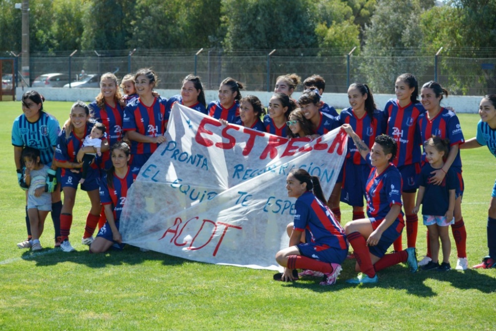 Fútbol femenino: Las chicas de Automoto debutaron con un empate ante San Martin de Saavedra (61 fotos)