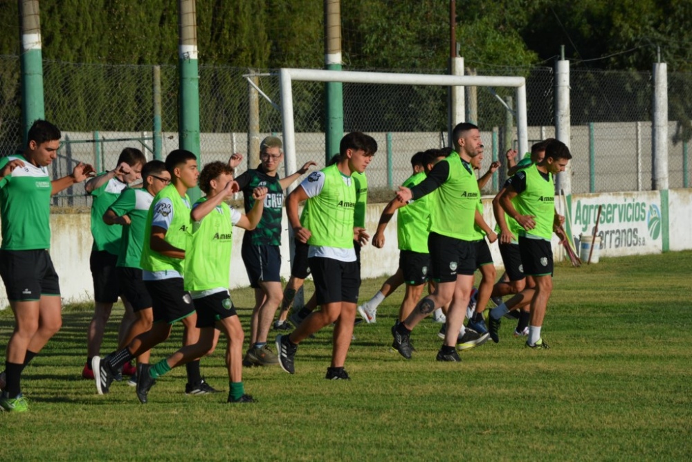 Futbol: Con Miguel Idoeta como entrenador, Unión comenzó con la pretemporada (39 fotos)