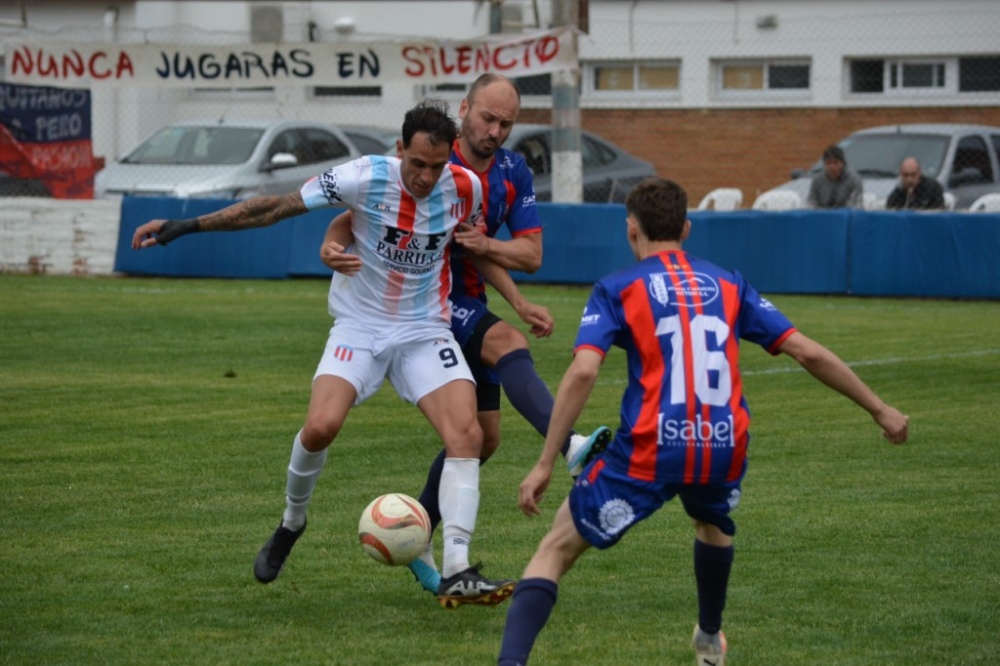 Liga Regional: Triunfos tornquistenses en el cierre de la fase regular del torneo Clausura (77 fotos)