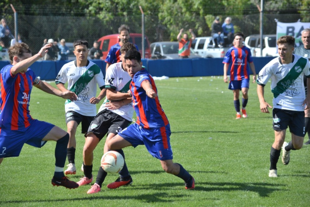 Automoto aprovecho la gran tarde de Sebastián Blanco y arranco la Liguilla con un triunfo ante E. de Comercio (82 fotos)