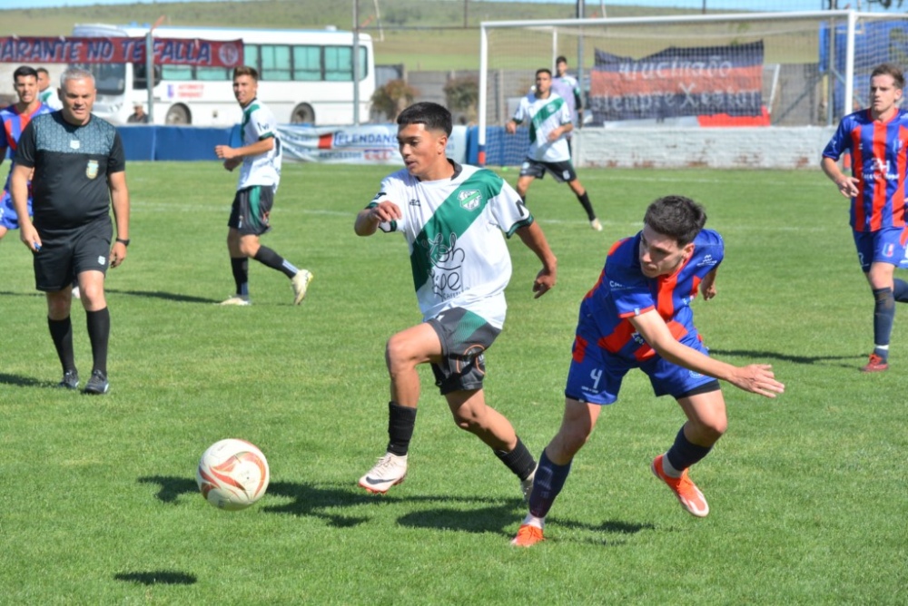 Automoto aprovecho la gran tarde de Sebastián Blanco y arranco la Liguilla con un triunfo ante E. de Comercio (82 fotos)