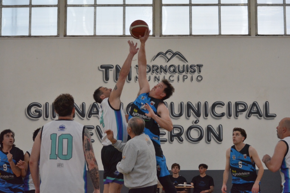 TRF: Tornquist Basquet no pudo, en condicion de local, ante la EBAB de Coronel Dorrego (46 fotos)