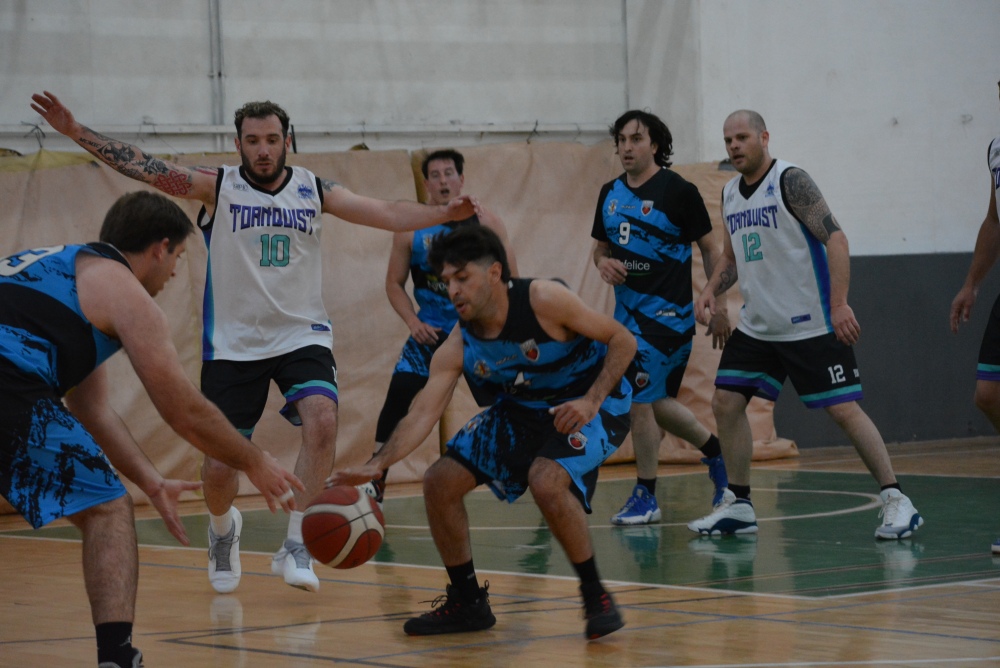 TRF: Tornquist Basquet no pudo, en condicion de local, ante la EBAB de Coronel Dorrego (46 fotos)