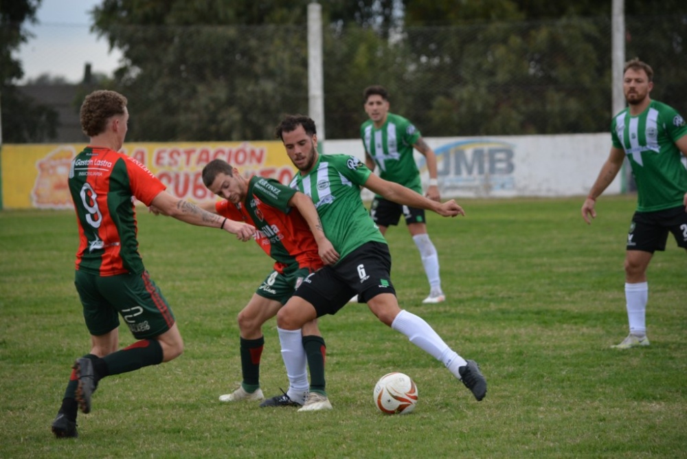 Liga Regional: Los equipos de Tornquist no pudieron sumar de a tres en la sexta fecha del torneo Apertura (77 fotos)